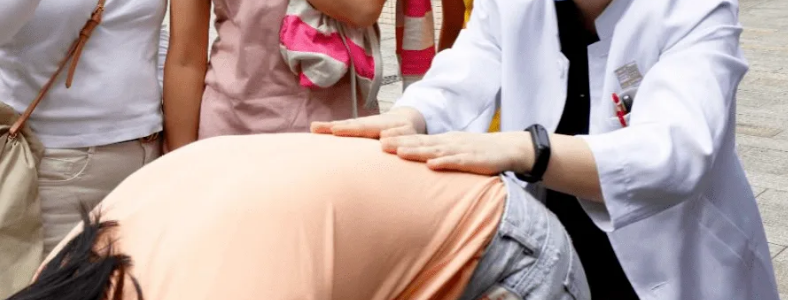 孩子有点脊柱侧弯怎么办