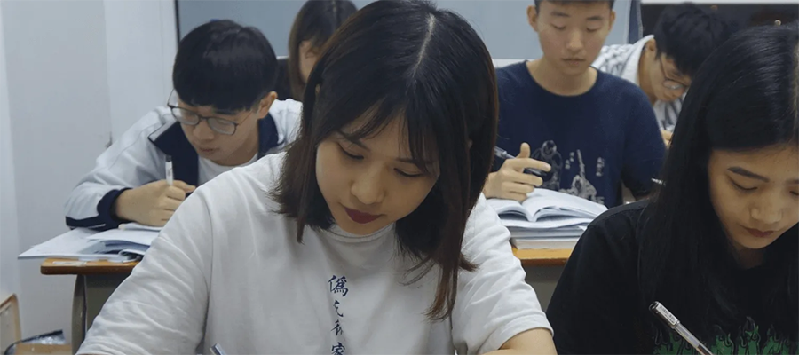 �人�������Ļ��α����ڼ䣬�ҳ�����ʲô