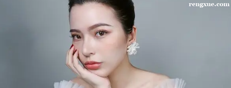 ѧ��ױȥ����ѧ����ѧУ