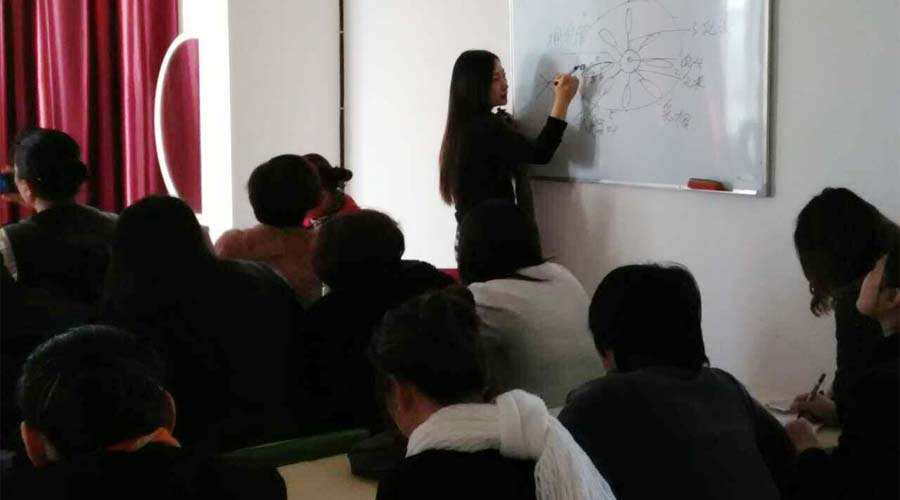 ��ɩӦ�þ߱���Щ����